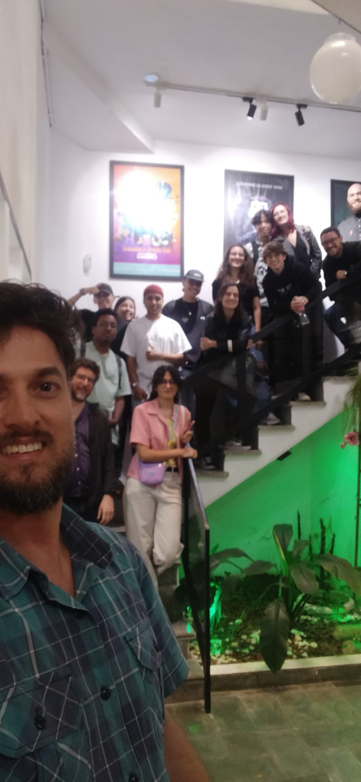 Alunos visitam estúdio com tecnologia Dolby