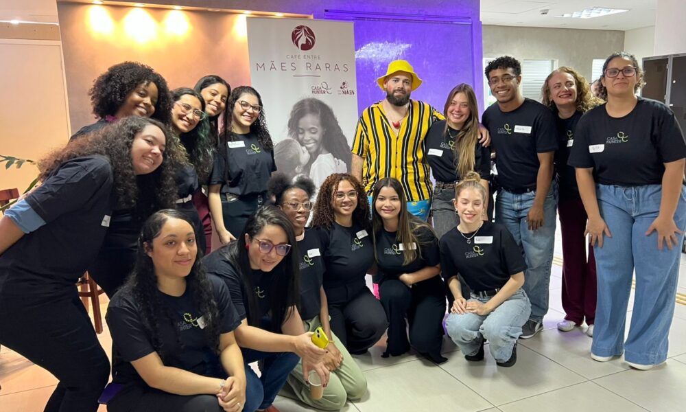 Alunos e professores da Psicologia na Casa Hunter