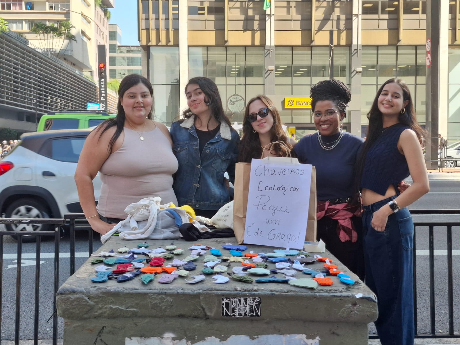Estudantes de Moda da AGCOM em ação na Paulista