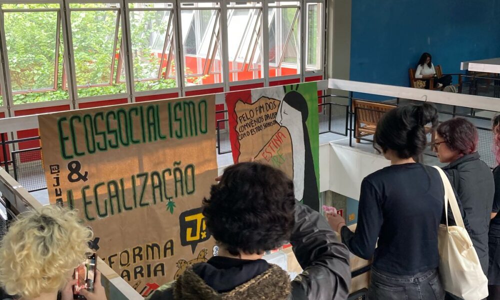 Alunos de Moda visitam Sala Lilás Janaina Bezerra Vive